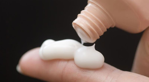 Hướng dẫn cách sử dụng gel bôi trơn để cuộc yêu thêm hưng phấn 1 cach su dung gel boi tron loveshopaz 1