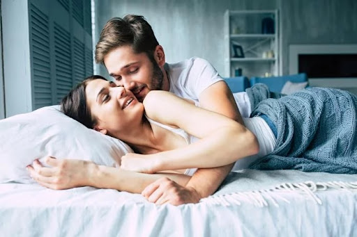 Cách co bóp tử cung khi quan hệ khiến chàng say đắm tột độ 3 cach co bop tu cung khi quan he loveshopaz 2