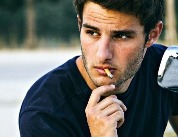 Cách trở thành bad boy chính hiệu mà mọi cô nàng đều thích 5 cach tro thanh bad boy loveshopaz 6