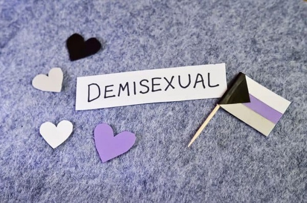Demisexual là gì? Cách nhận biết người á tính 10 demisexual la gi loveshopaz